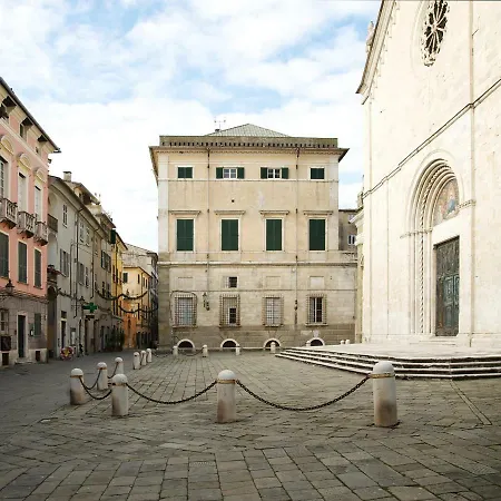 Sarzana's 3* 사르자나