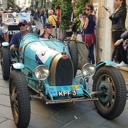 招待所 Sarzana's 3*